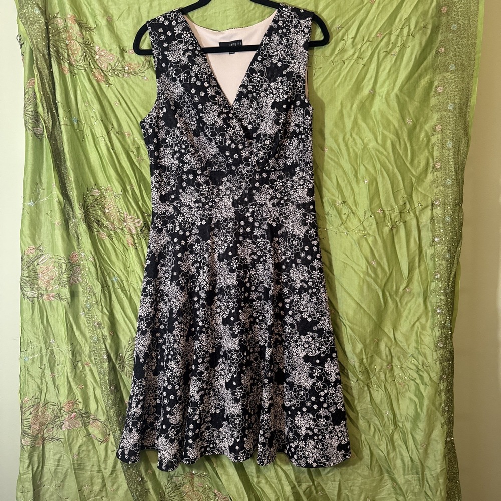 Sangria Women's Dress V-Neck Floral Fit And Flare Black & White Lace Size 12